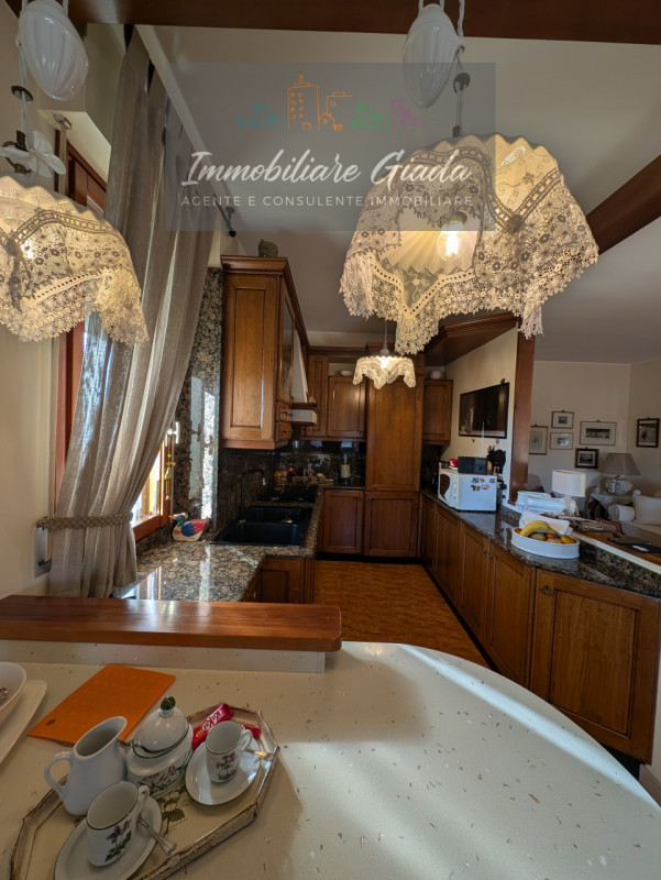 In vendita a Cordignano, nel cuore di un contesto residenziale elegante e tranquillo, proponiamo ...