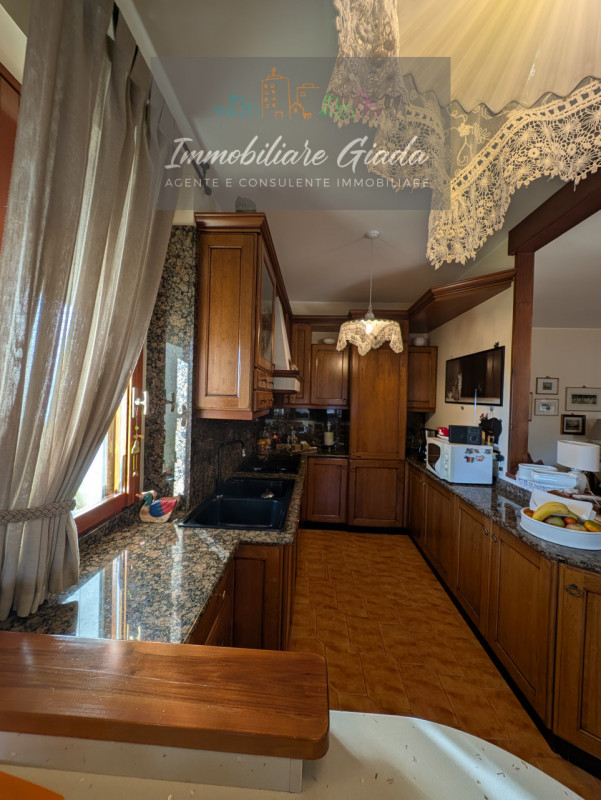 In vendita a Cordignano, nel cuore di un contesto residenziale elegante e tranquillo, proponiamo ...