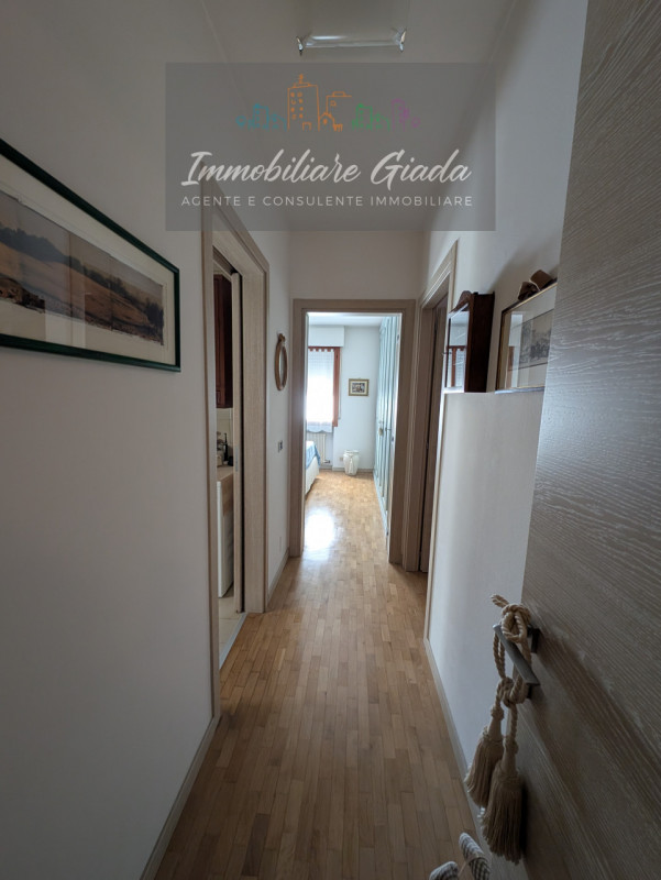 In vendita a Cordignano, nel cuore di un contesto residenziale elegante e tranquillo, proponiamo ...