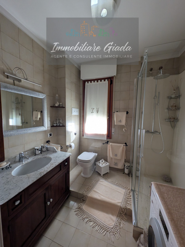 In vendita a Cordignano, nel cuore di un contesto residenziale elegante e tranquillo, proponiamo ...