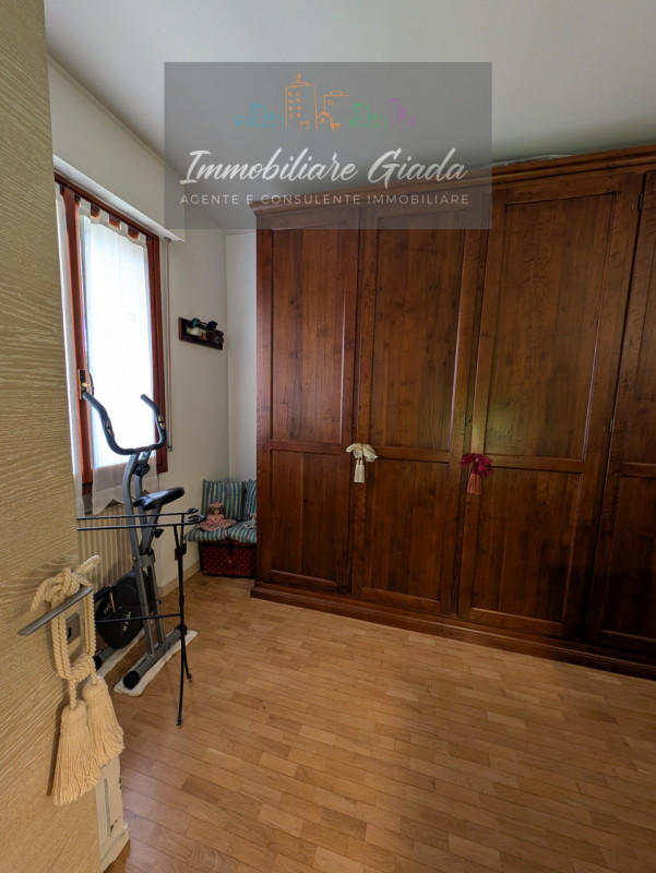 In vendita a Cordignano, nel cuore di un contesto residenziale elegante e tranquillo, proponiamo ...