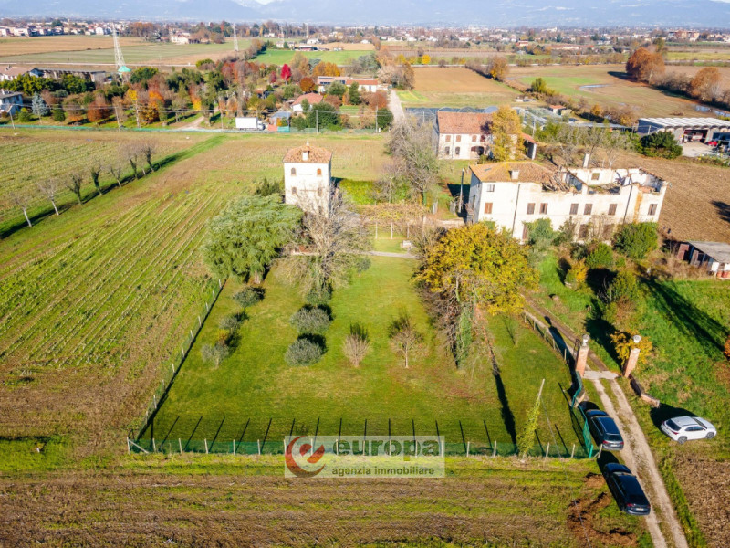 INFORMAZONI RISERVATE SOLO SU APPUNTAMENTO.
Nel contesto dell'antica "VILLA ANGARAN", sorta alla ...