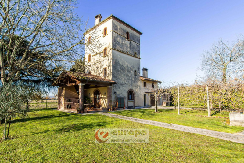 INFORMAZONI RISERVATE SOLO SU APPUNTAMENTO.
Nel contesto dell'antica "VILLA ANGARAN", sorta alla ...