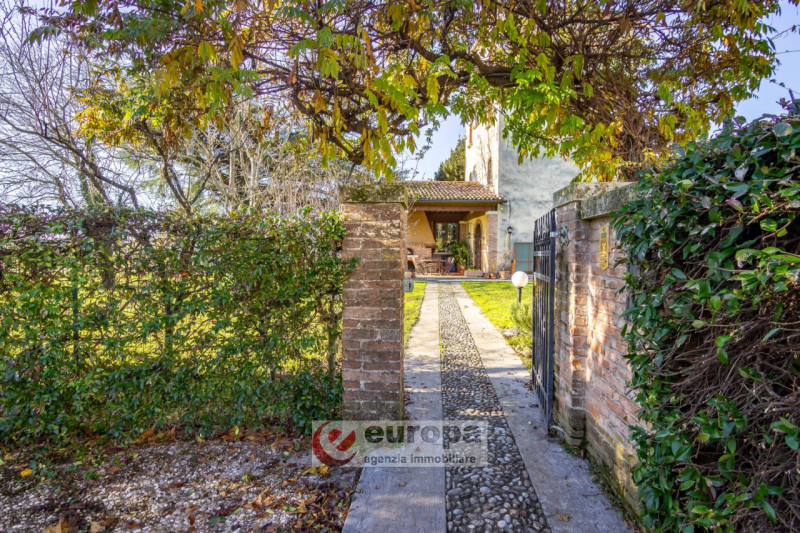 INFORMAZONI RISERVATE SOLO SU APPUNTAMENTO.
Nel contesto dell'antica "VILLA ANGARAN", sorta alla ...