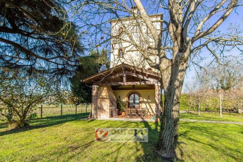 INFORMAZONI RISERVATE SOLO SU APPUNTAMENTO.
Nel contesto dell'antica "VILLA ANGARAN", sorta alla ...