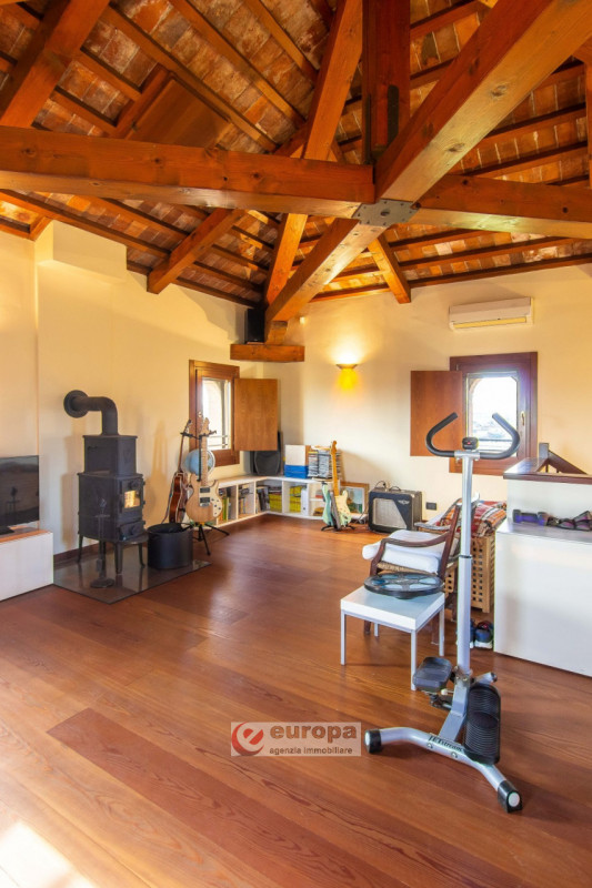 INFORMAZONI RISERVATE SOLO SU APPUNTAMENTO.
Nel contesto dell'antica "VILLA ANGARAN", sorta alla ...