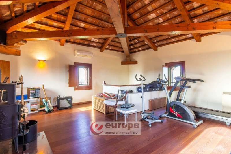 INFORMAZONI RISERVATE SOLO SU APPUNTAMENTO.
Nel contesto dell'antica "VILLA ANGARAN", sorta alla ...