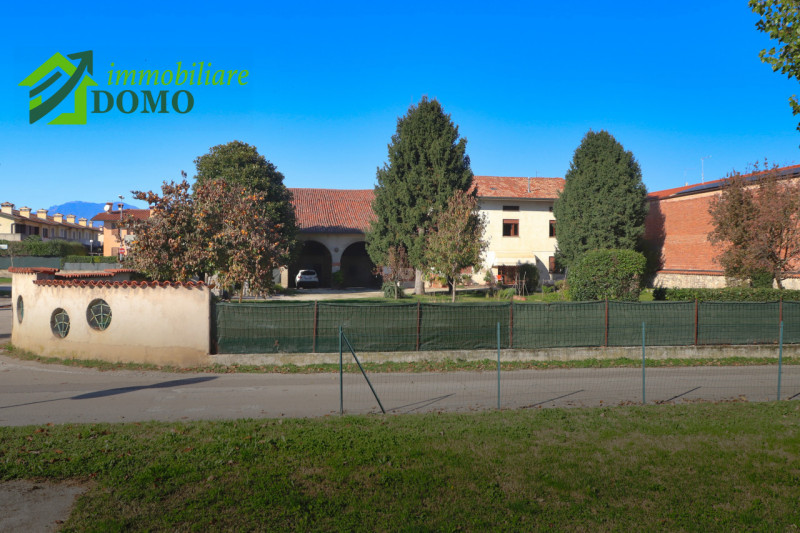 MOLINA DI MALO: meraviglioso RUSTICO immerso in ampio parco privato, ubicato in ottima posizione ...