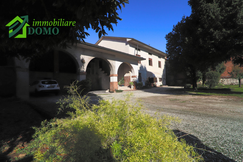 MOLINA DI MALO: meraviglioso RUSTICO immerso in ampio parco privato, ubicato in ottima posizione ...