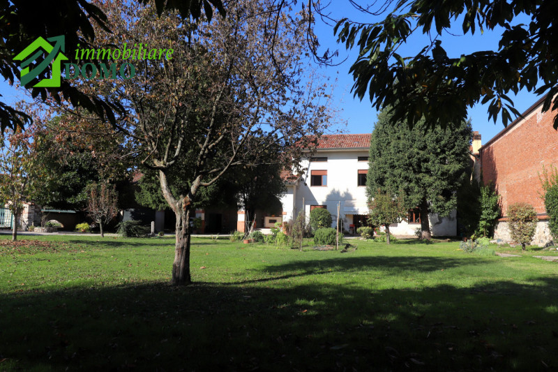 MOLINA DI MALO: meraviglioso RUSTICO immerso in ampio parco privato, ubicato in ottima posizione ...