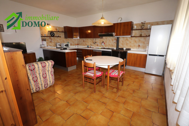 MOLINA DI MALO: esclusiva PORZIONE DI BIFAMILIARE AL PIANO TERRA con ampio giardino privato, ubic...