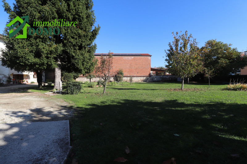 MOLINA DI MALO: esclusiva PORZIONE DI BIFAMILIARE AL PIANO TERRA con ampio giardino privato, ubic...