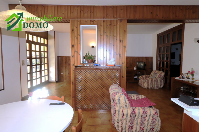 MOLINA DI MALO: esclusiva PORZIONE DI BIFAMILIARE AL PIANO TERRA con ampio giardino privato, ubic...