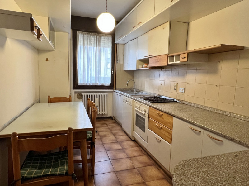 TRICAMERE BISERVIZI DA RIMODERNARE IN OTTIMO CONTESTO A VICENZA SANTA BERTILLA - Rif. 8312
Scopri...