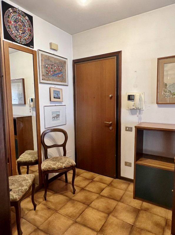 TRICAMERE BISERVIZI DA RIMODERNARE IN OTTIMO CONTESTO A VICENZA SANTA BERTILLA - Rif. 8312
Scopri...