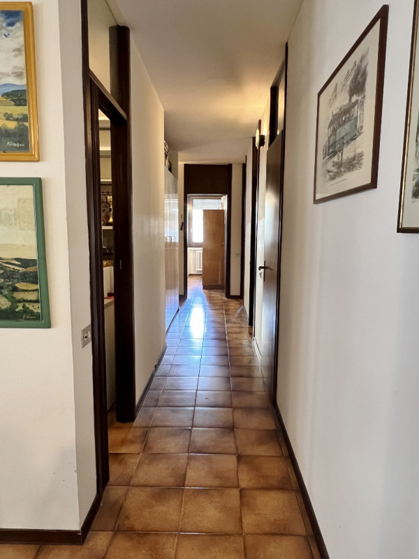 TRICAMERE BISERVIZI DA RIMODERNARE IN OTTIMO CONTESTO A VICENZA SANTA BERTILLA - Rif. 8312
Scopri...