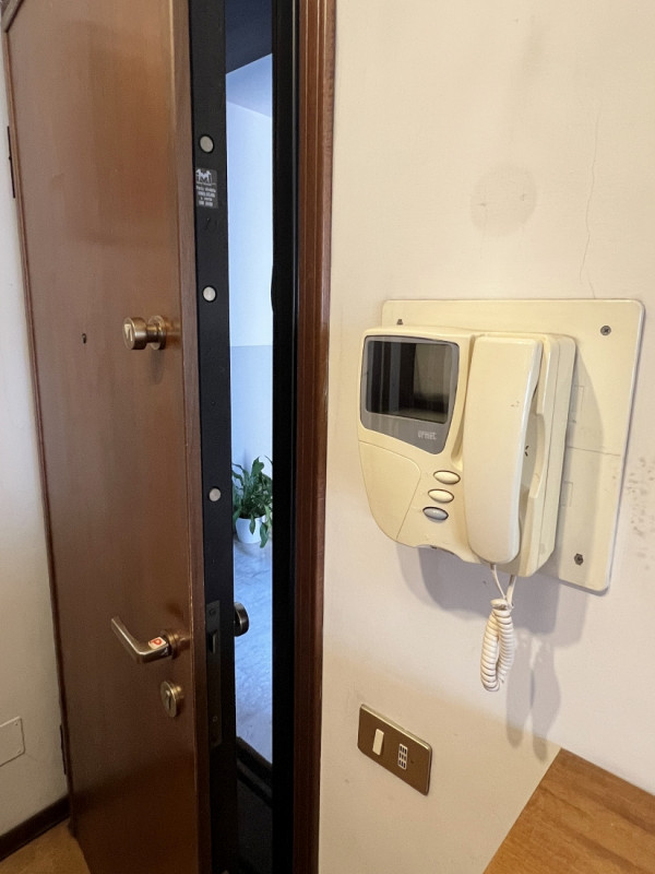 TRICAMERE BISERVIZI DA RIMODERNARE IN OTTIMO CONTESTO A VICENZA SANTA BERTILLA - Rif. 8312
Scopri...