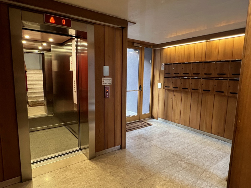 TRICAMERE BISERVIZI DA RIMODERNARE IN OTTIMO CONTESTO A VICENZA SANTA BERTILLA - Rif. 8312
Scopri...