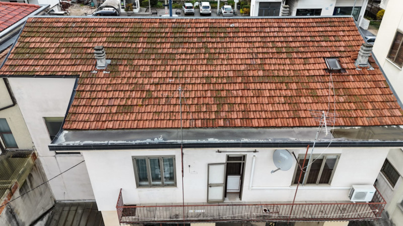 BOZZAAAAA NOPN GIRARE  SCHIO - SS. Trinità - Casa indipendente composta da due appartamenti oltre...