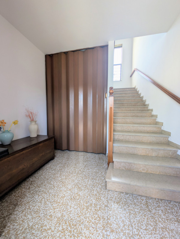 BOZZAAAAA NOPN GIRARE  SCHIO - SS. Trinità - Casa indipendente composta da due appartamenti oltre...