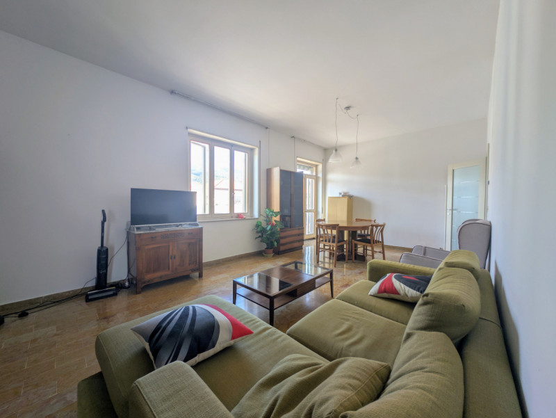 BOZZAAAAA NOPN GIRARE  SCHIO - SS. Trinità - Casa indipendente composta da due appartamenti oltre...