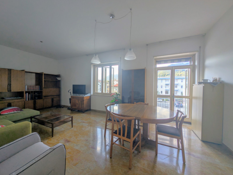 BOZZAAAAA NOPN GIRARE  SCHIO - SS. Trinità - Casa indipendente composta da due appartamenti oltre...