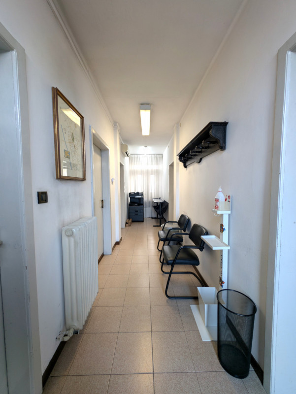 BOZZAAAAA NOPN GIRARE  SCHIO - SS. Trinità - Casa indipendente composta da due appartamenti oltre...