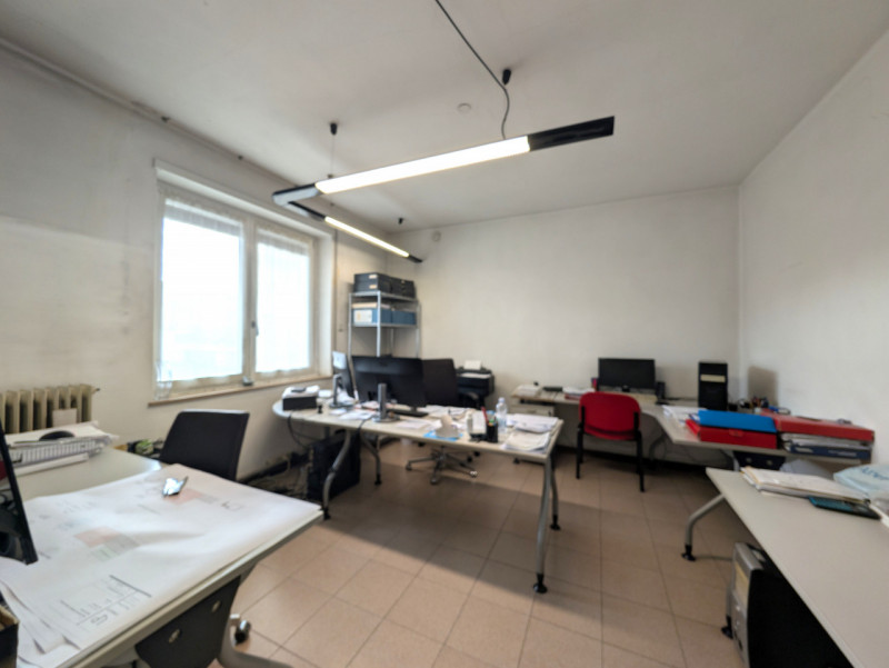 BOZZAAAAA NOPN GIRARE  SCHIO - SS. Trinità - Casa indipendente composta da due appartamenti oltre...