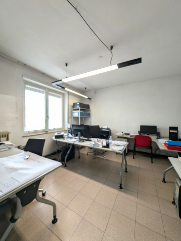 BOZZAAAAA NOPN GIRARE  SCHIO - SS. Trinità - Casa indipendente composta da due appartamenti oltre...