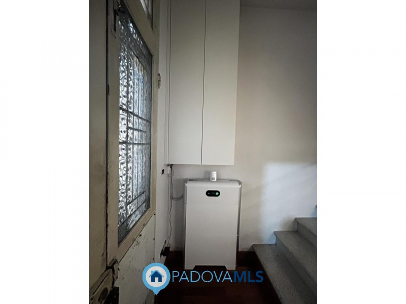 Immobile in esclusiva al Gruppo Padova MLS
Scopri questa affascinante bifamiliare situata nel cuo...