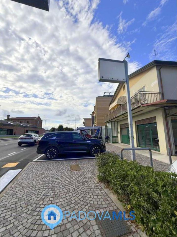 Immobile in esclusiva al Gruppo Padova MLS

Ti proponiamo un'ottima opportunità di investimento n...