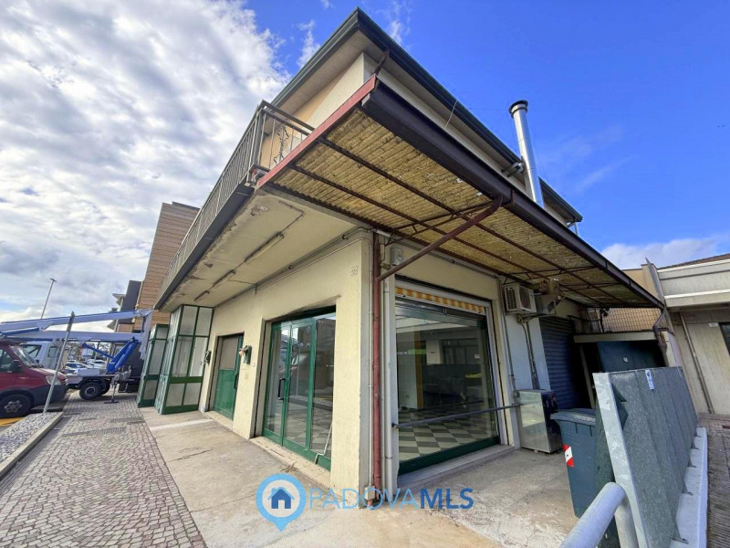 Immobile in esclusiva al Gruppo Padova MLS

Ti proponiamo un'ottima opportunità di investimento n...