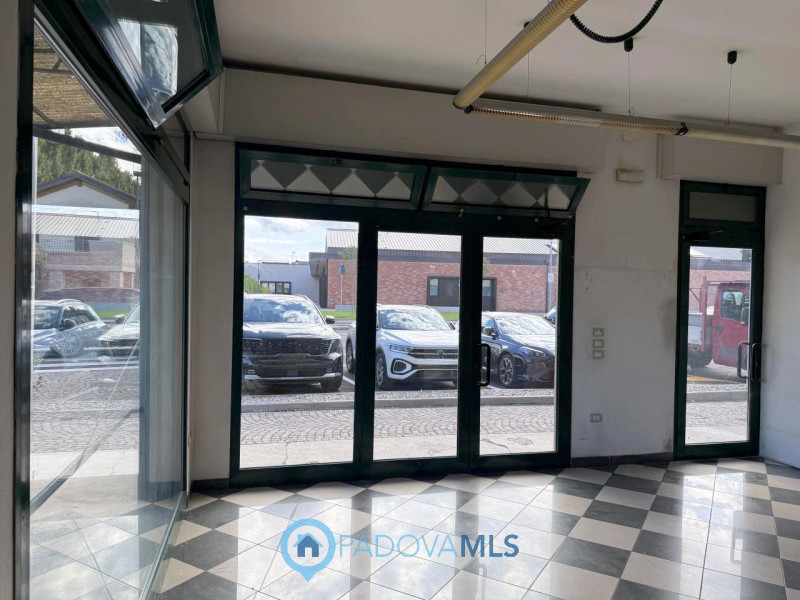 Immobile in esclusiva al Gruppo Padova MLS

Ti proponiamo un'ottima opportunità di investimento n...