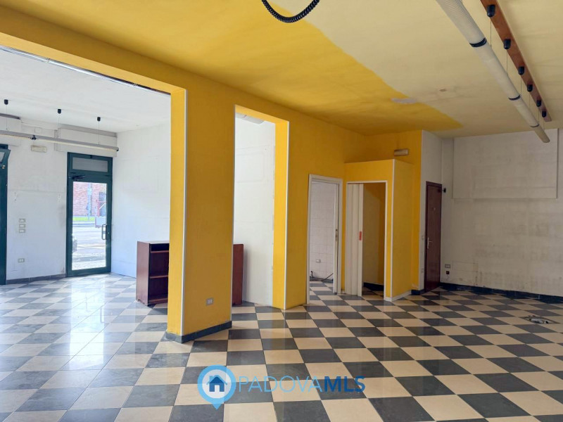 Immobile in esclusiva al Gruppo Padova MLS

Ti proponiamo un'ottima opportunità di investimento n...