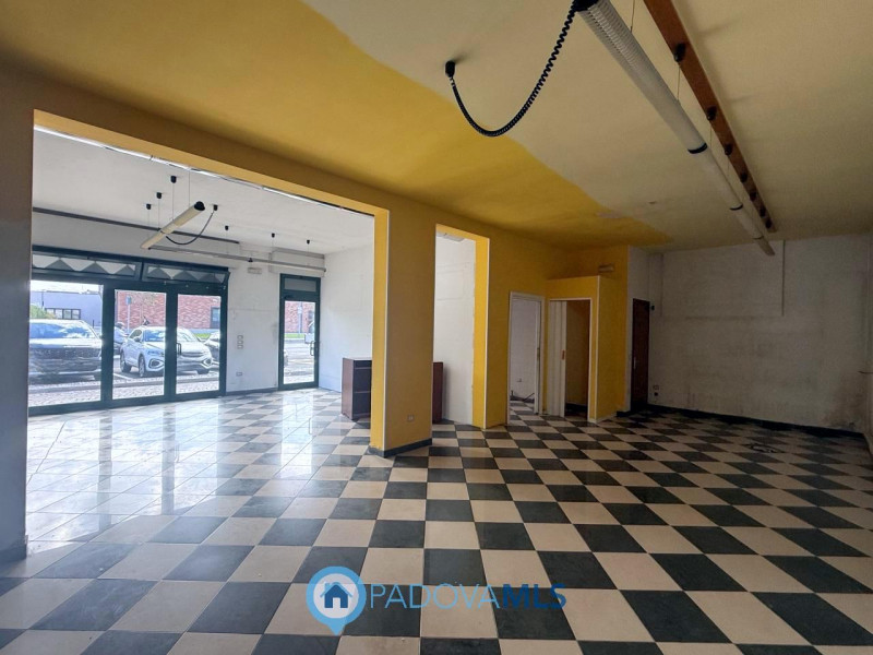 Immobile in esclusiva al Gruppo Padova MLS

Ti proponiamo un'ottima opportunità di investimento n...