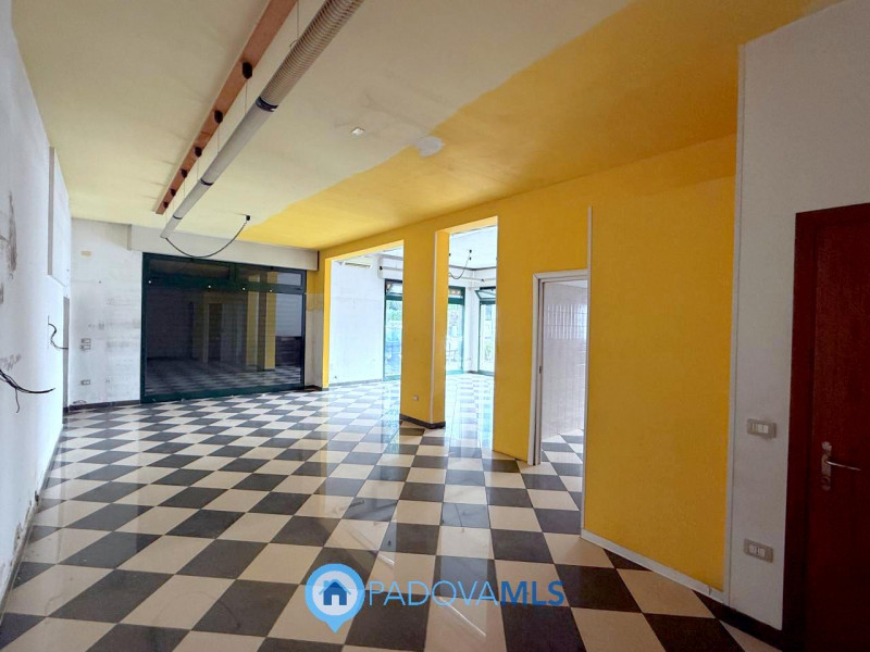 Immobile in esclusiva al Gruppo Padova MLS

Ti proponiamo un'ottima opportunità di investimento n...