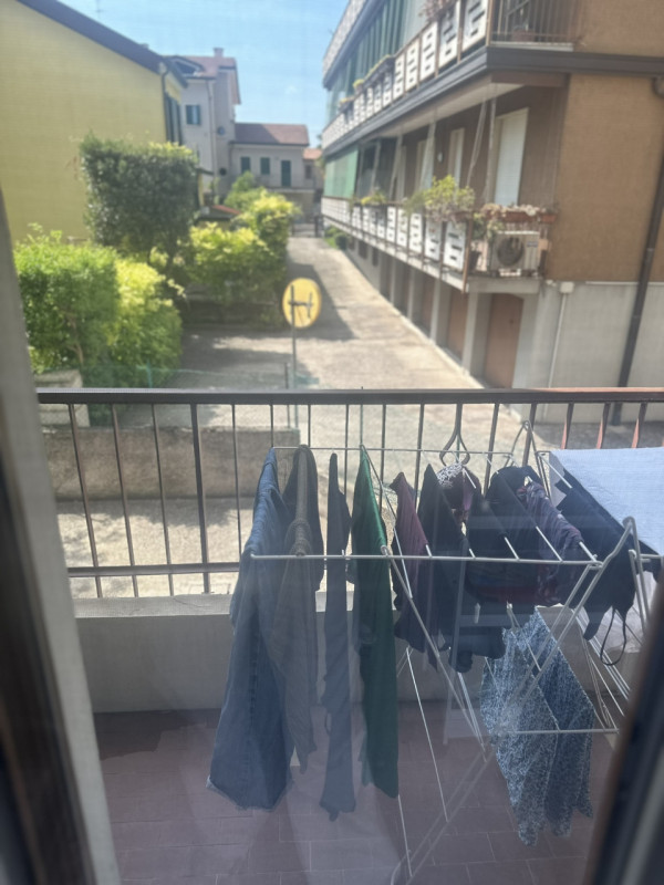 Zona Facciolati disponibile stanza singola per studentessa o lavoratrice in appartamento con altr...