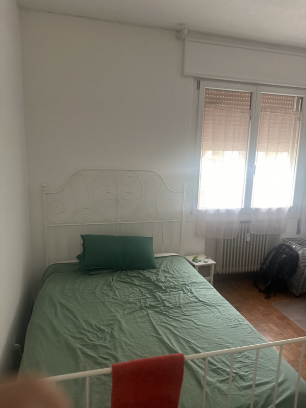 Zona Facciolati disponibile stanza singola per studentessa o lavoratrice in appartamento con altr...