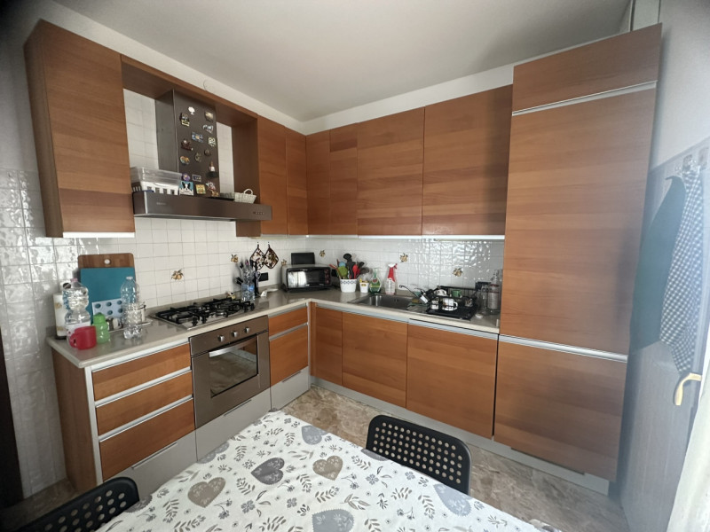 Zona Facciolati disponibile locazione a studentessa stanza matrimoniale in condivisione con altra...