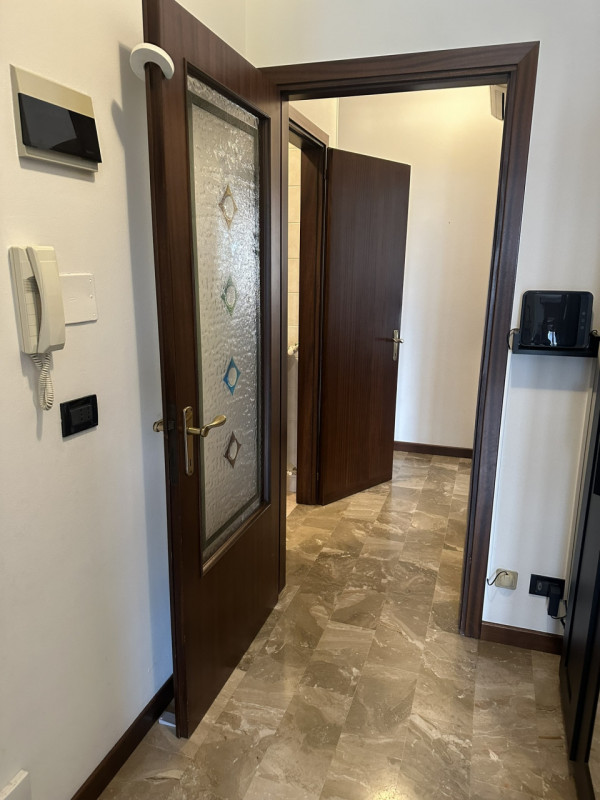 Zona Facciolati disponibile locazione a studentessa stanza matrimoniale in condivisione con altra...