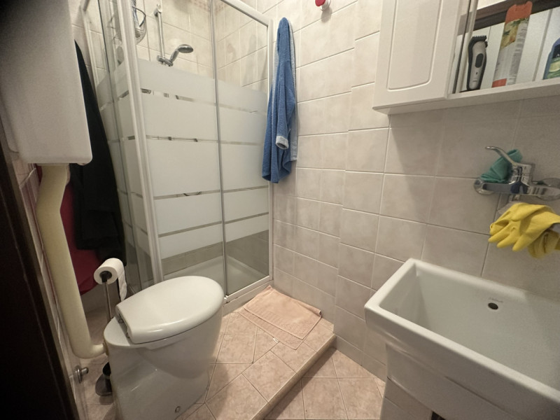 Zona Facciolati disponibile locazione a studentessa stanza matrimoniale in condivisione con altra...