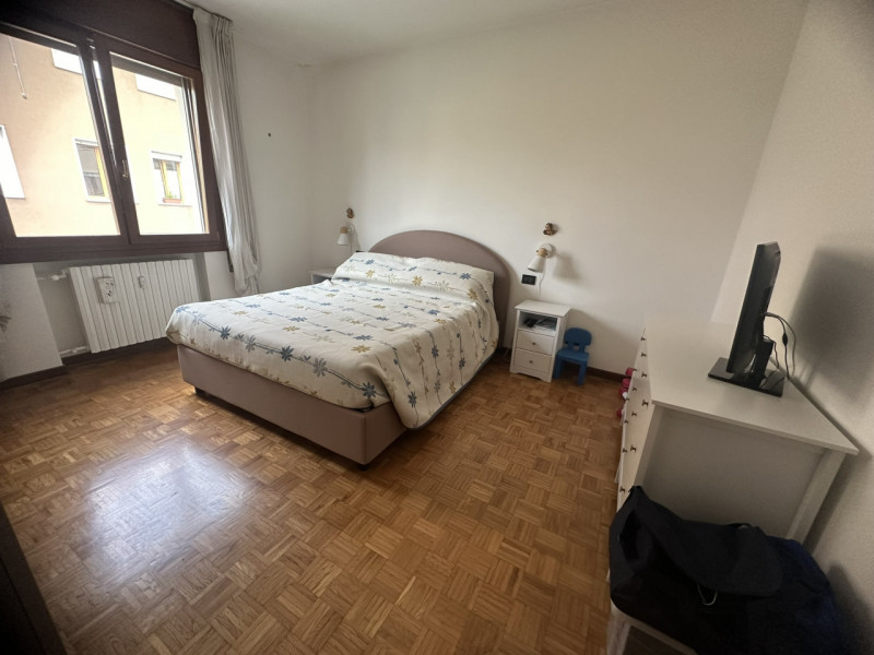 Zona Facciolati disponibile locazione a studentessa stanza matrimoniale in condivisione con altra...