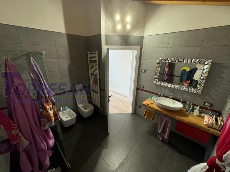 BAGNOLI DI SOPRA: 
Una posizione ideale per chi cerca silenzio e verde
Ciò che si fa amare partic...