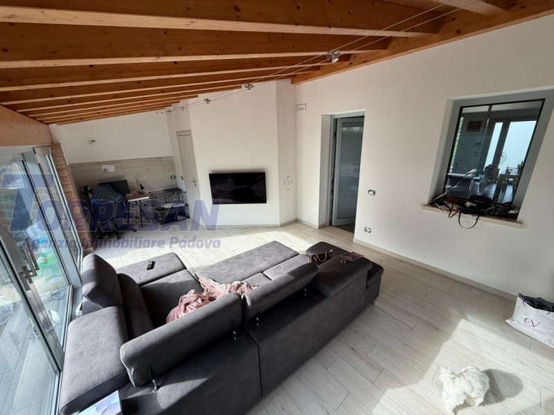 BAGNOLI DI SOPRA: 
Una posizione ideale per chi cerca silenzio e verde
Ciò che si fa amare partic...