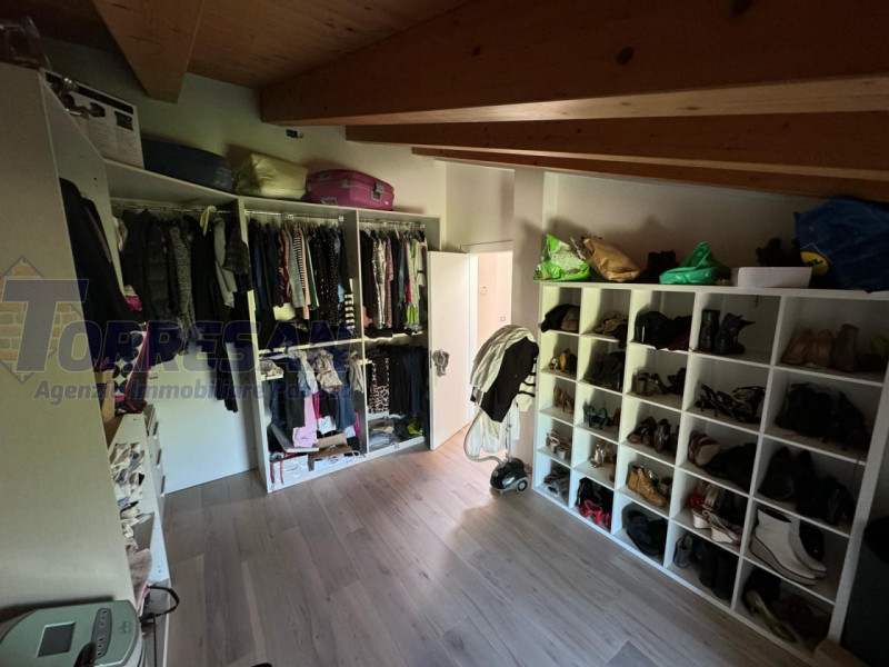 BAGNOLI DI SOPRA: 
Una posizione ideale per chi cerca silenzio e verde
Ciò che si fa amare partic...