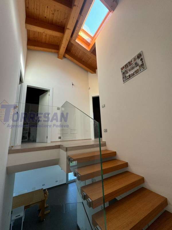 BAGNOLI DI SOPRA: 
Una posizione ideale per chi cerca silenzio e verde
Ciò che si fa amare partic...