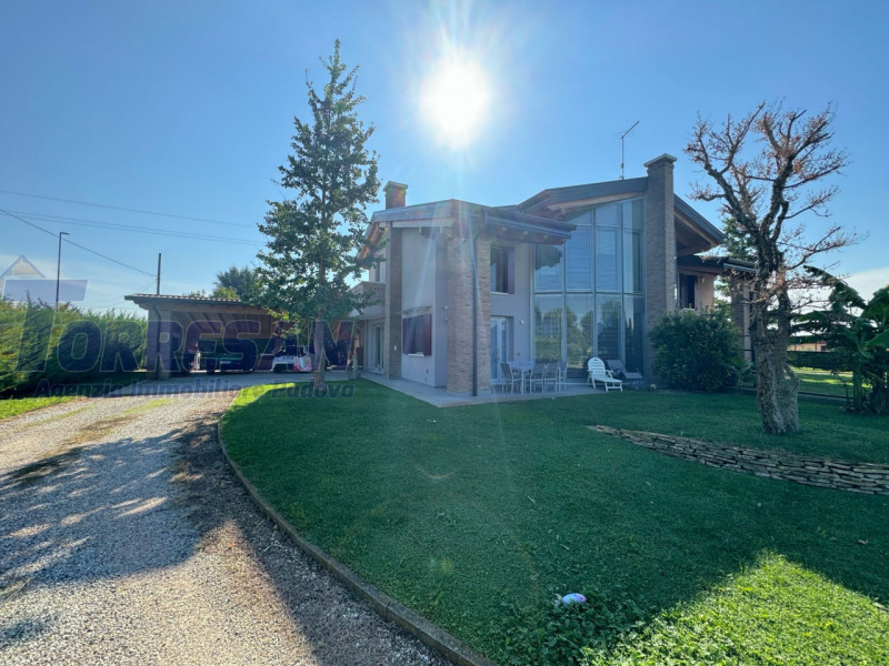 BAGNOLI DI SOPRA: 
Una posizione ideale per chi cerca silenzio e verde
Ciò che si fa amare partic...