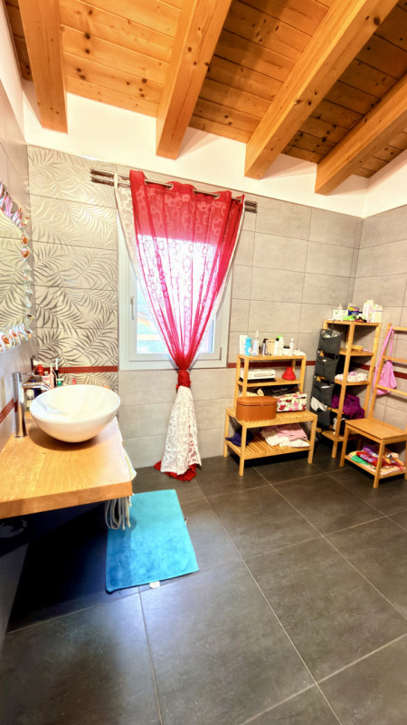 BAGNOLI DI SOPRA: 
Una posizione ideale per chi cerca silenzio e verde
Ciò che si fa amare partic...