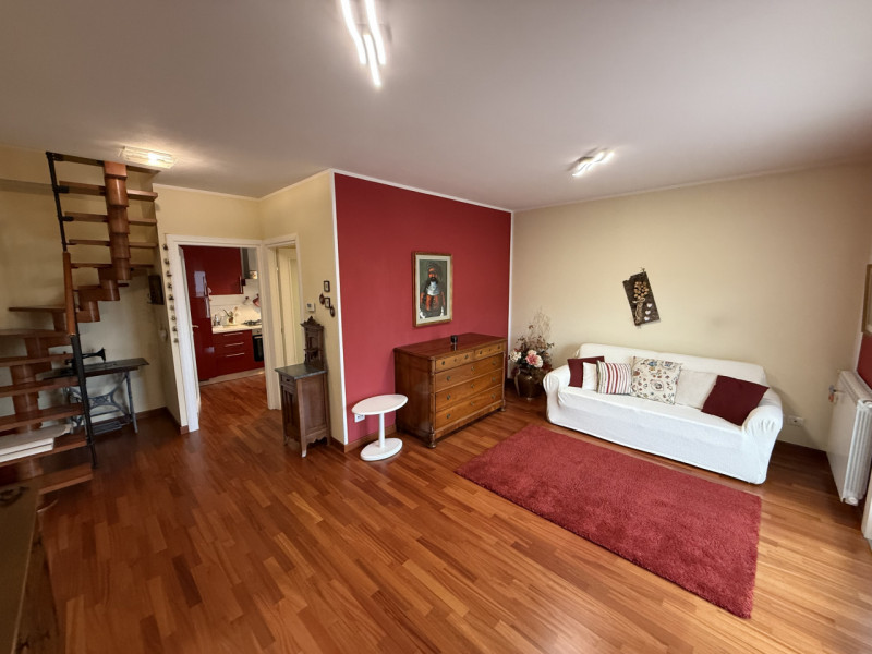 SOLO LAVORATORI REFERENZIATI CONTRATTO DI 1 ANNO Pianiga: Costruzione del 2013 appartamento duple...