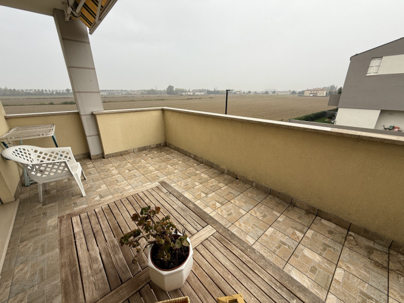 SOLO LAVORATORI REFERENZIATI CONTRATTO DI 1 ANNO Pianiga: Costruzione del 2013 appartamento duple...